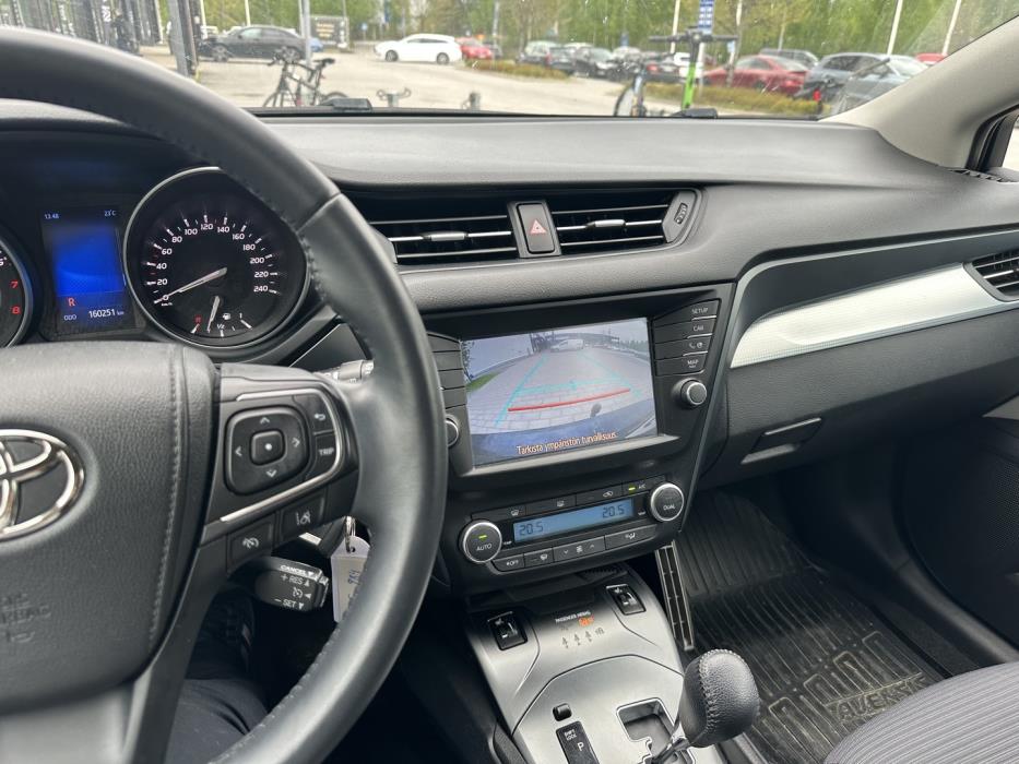 TOYOTA Avensis 2016