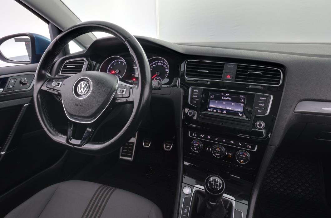 VOLKSWAGEN Golf 2017