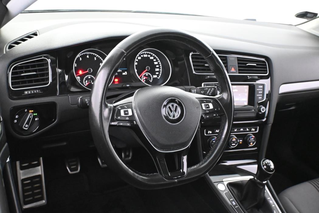 VOLKSWAGEN Golf 2017