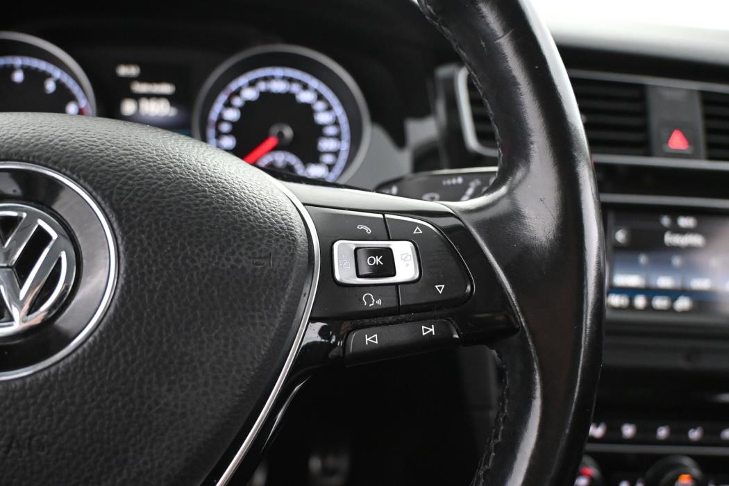 VOLKSWAGEN Golf 2017