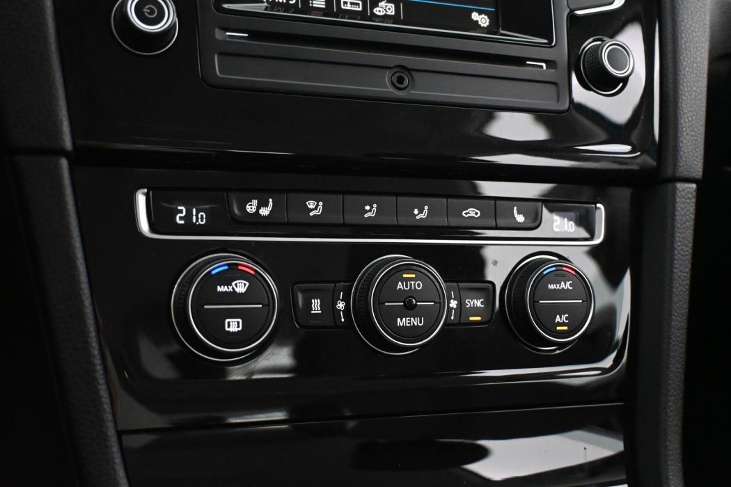 VOLKSWAGEN Golf 2017