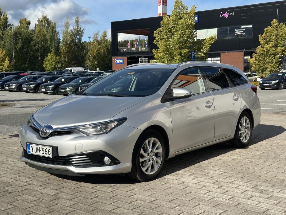 TOYOTA Auris 2017