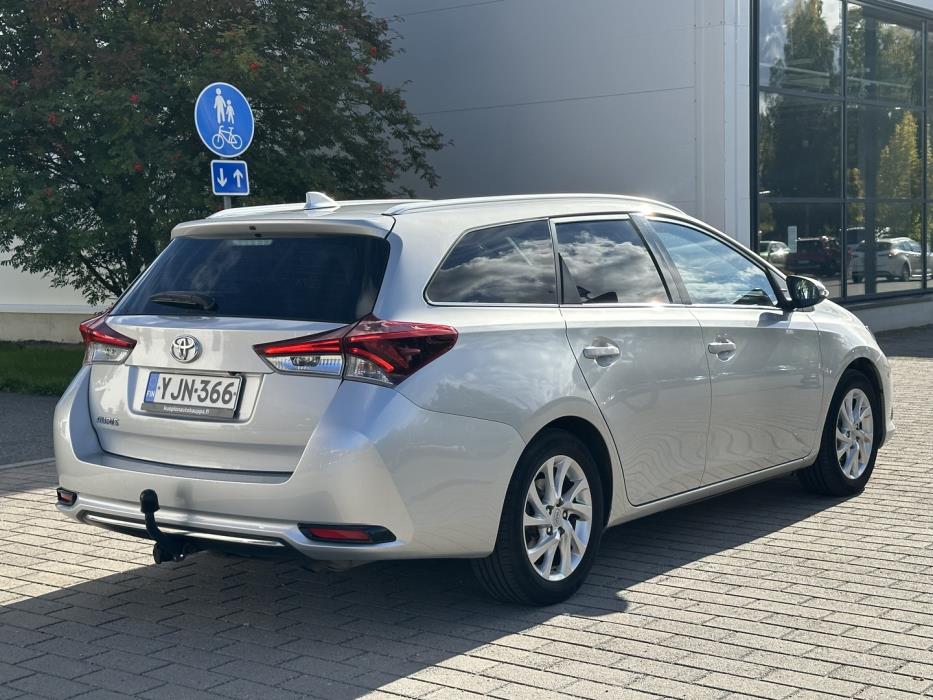 TOYOTA Auris 2017