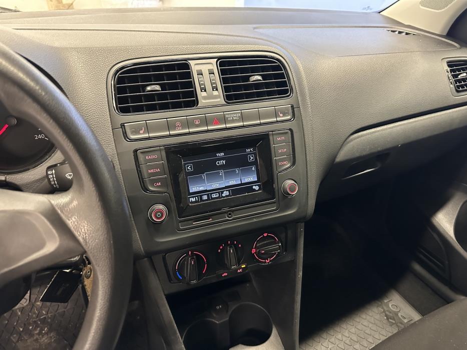 VOLKSWAGEN Polo 2017