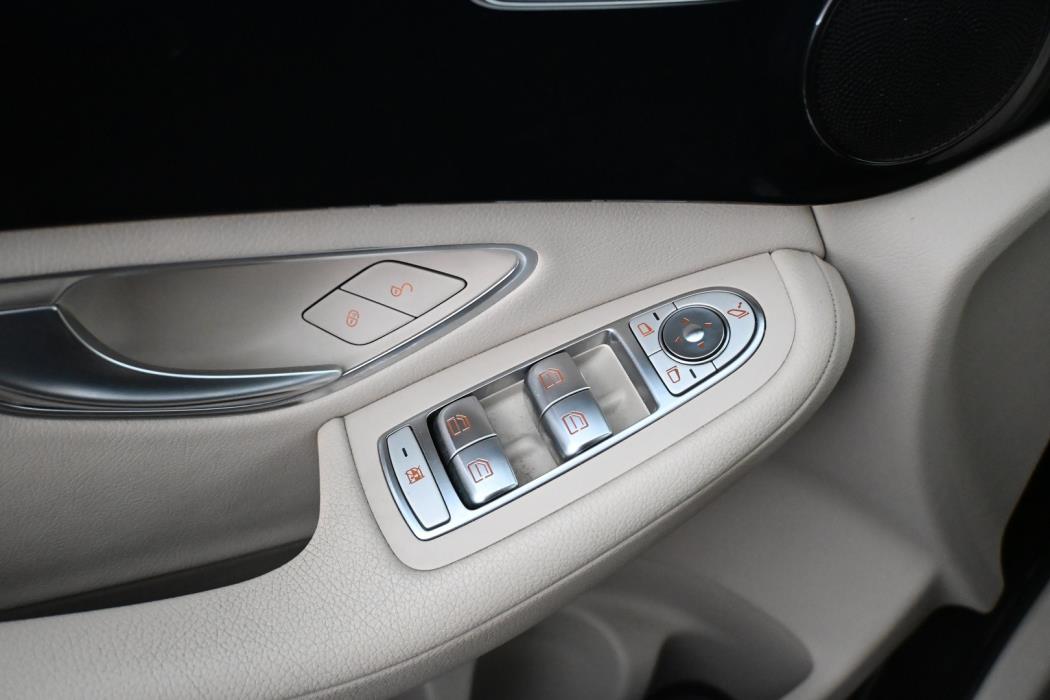 MERCEDES-BENZ GLC 2018