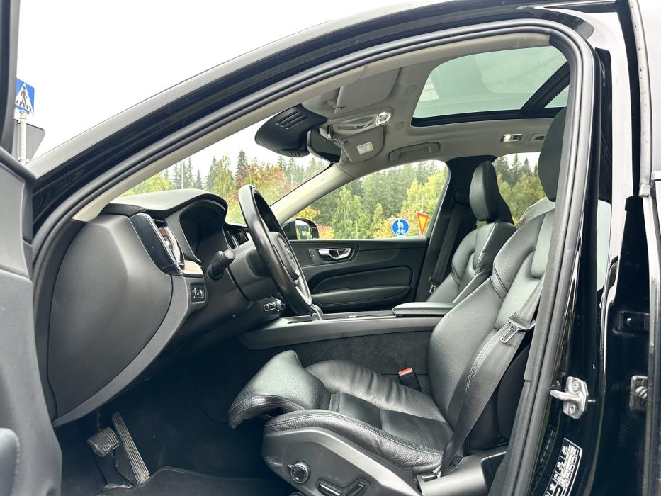 VOLVO XC60 2019
