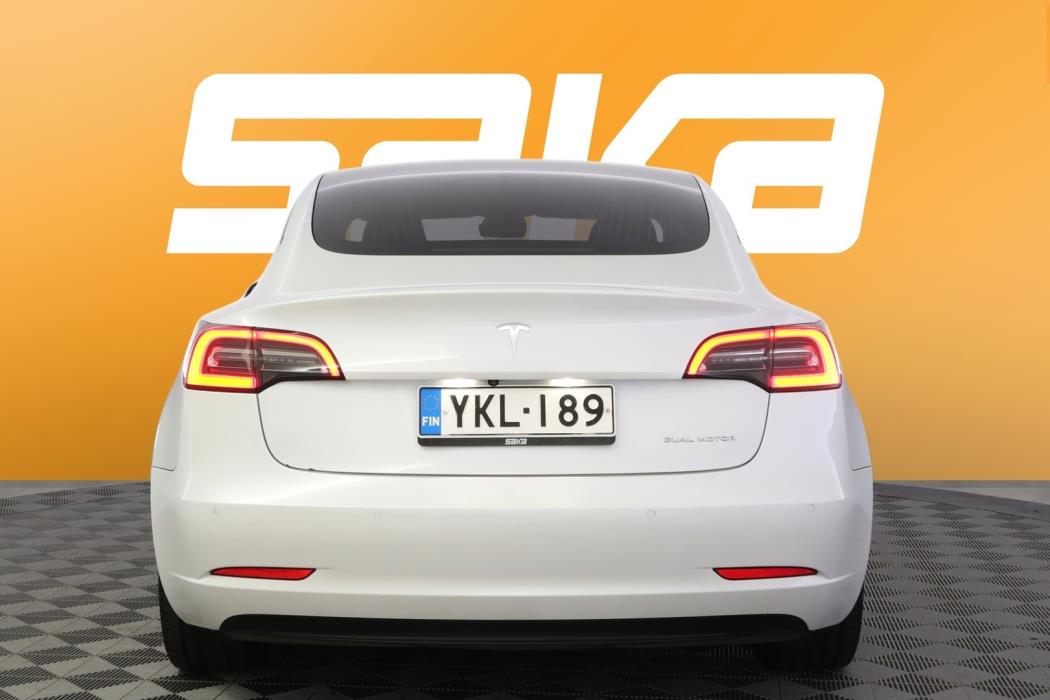TESLA Model 3 2020