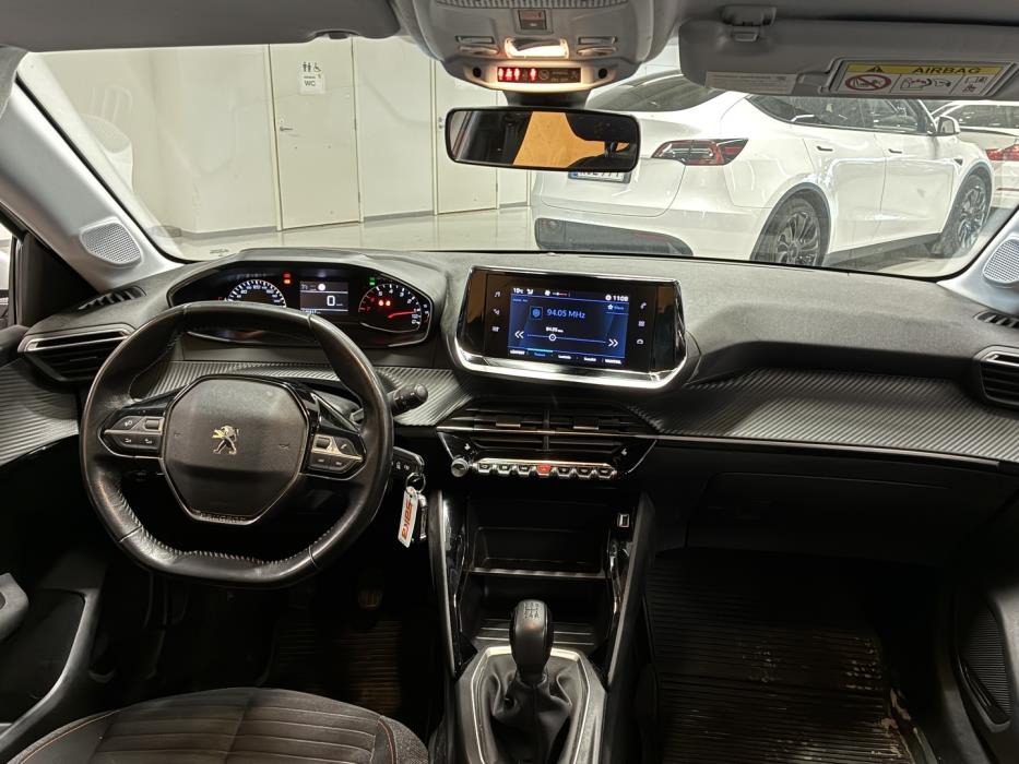 PEUGEOT 208 2020