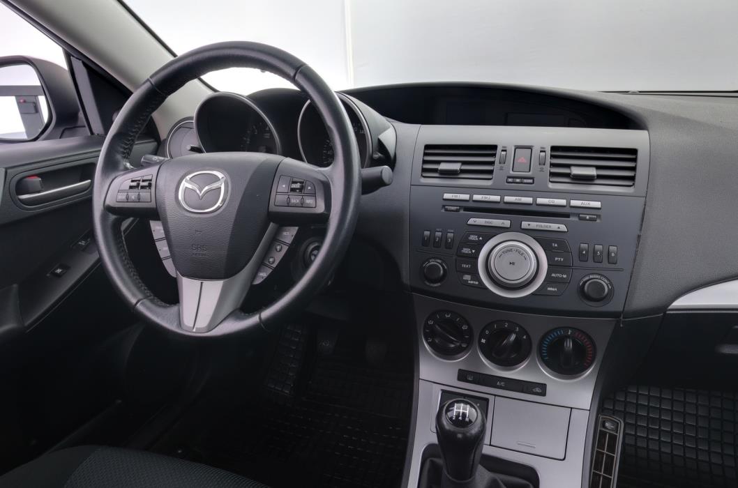MAZDA 3 2011