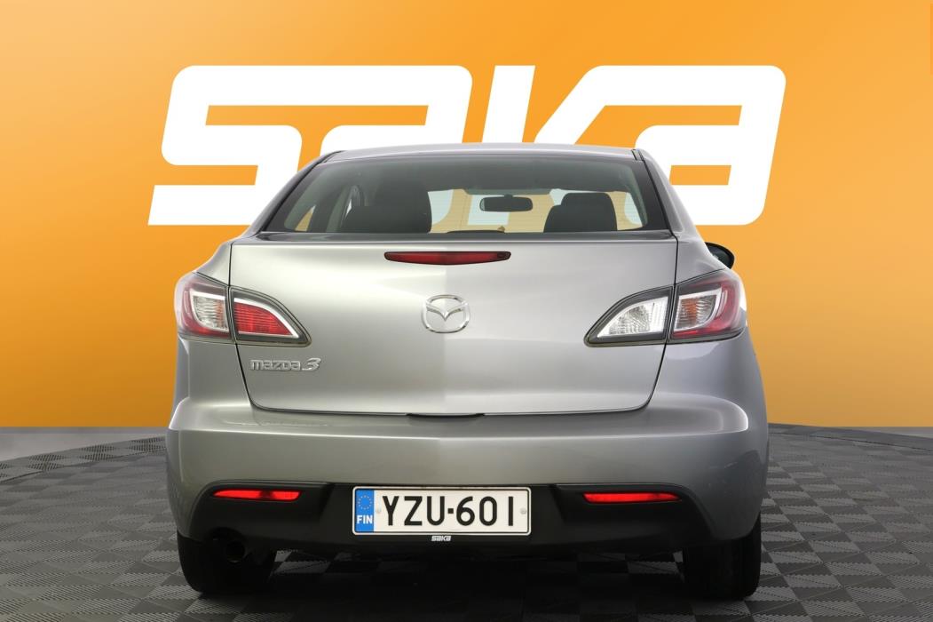 MAZDA 3 2011