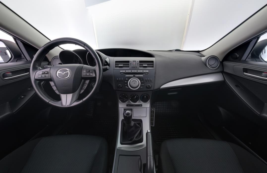 MAZDA 3 2011
