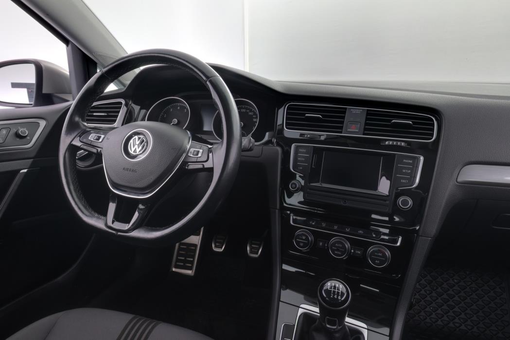 VOLKSWAGEN Golf 2017