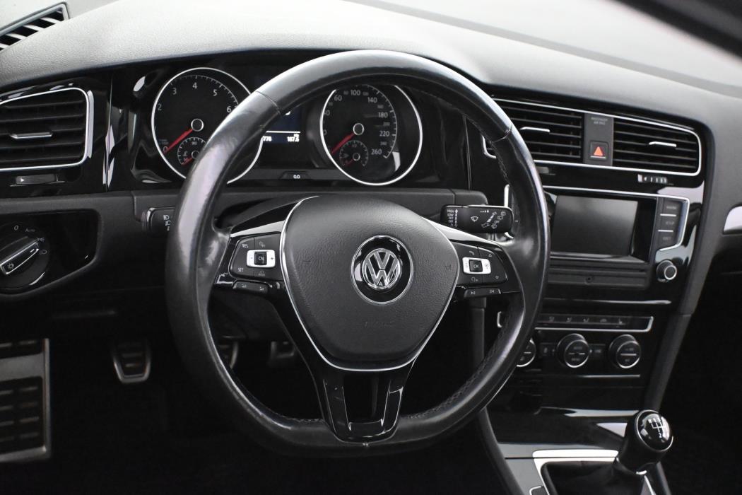 VOLKSWAGEN Golf 2017