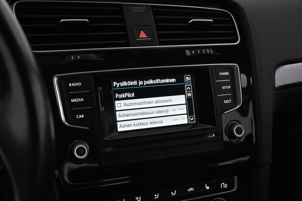 VOLKSWAGEN Golf 2017