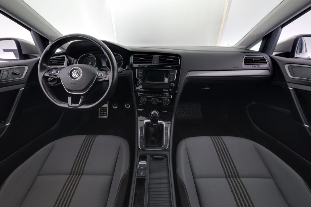 VOLKSWAGEN Golf 2017