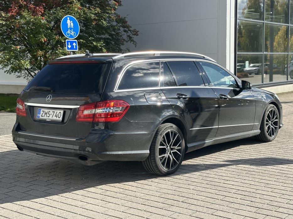 MERCEDES-BENZ E 2010