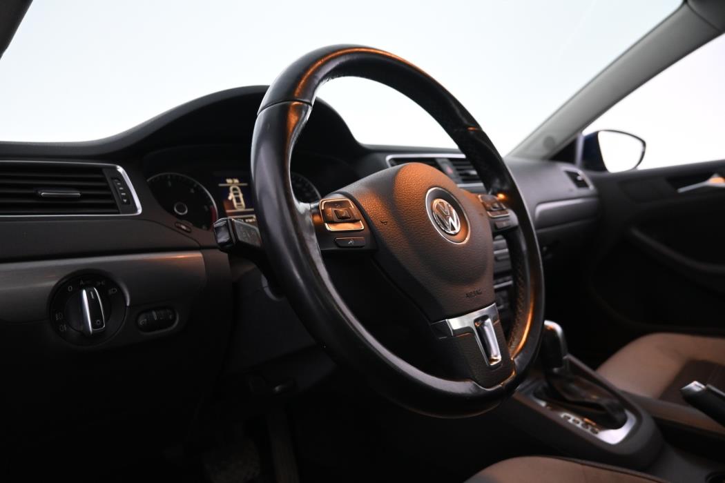 VOLKSWAGEN Jetta 2011