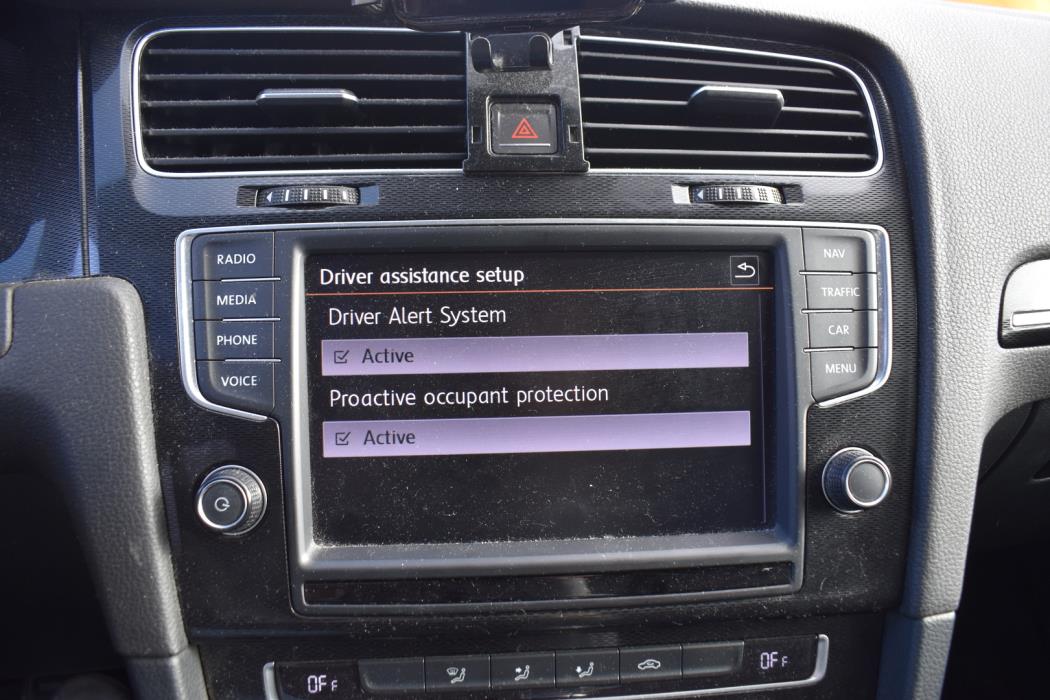 VOLKSWAGEN Golf 2015