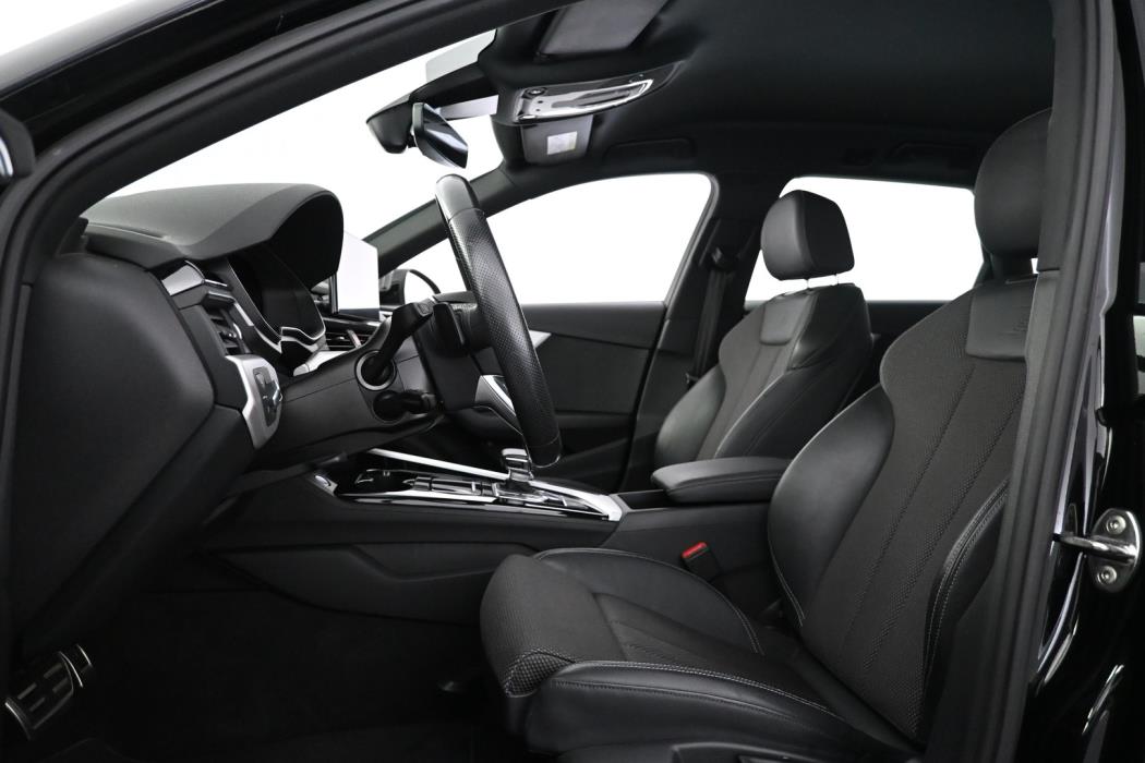 AUDI A4 2022