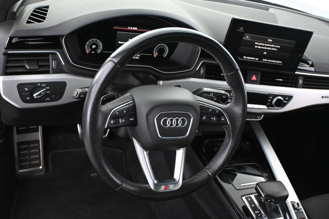 AUDI A4 2022