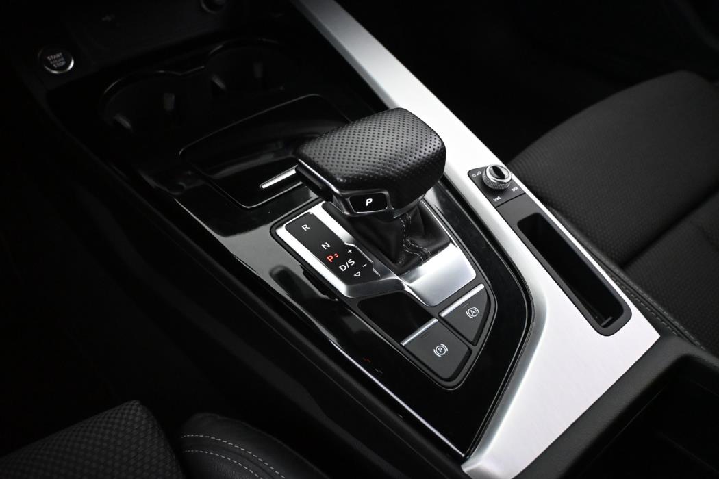 AUDI A4 2022