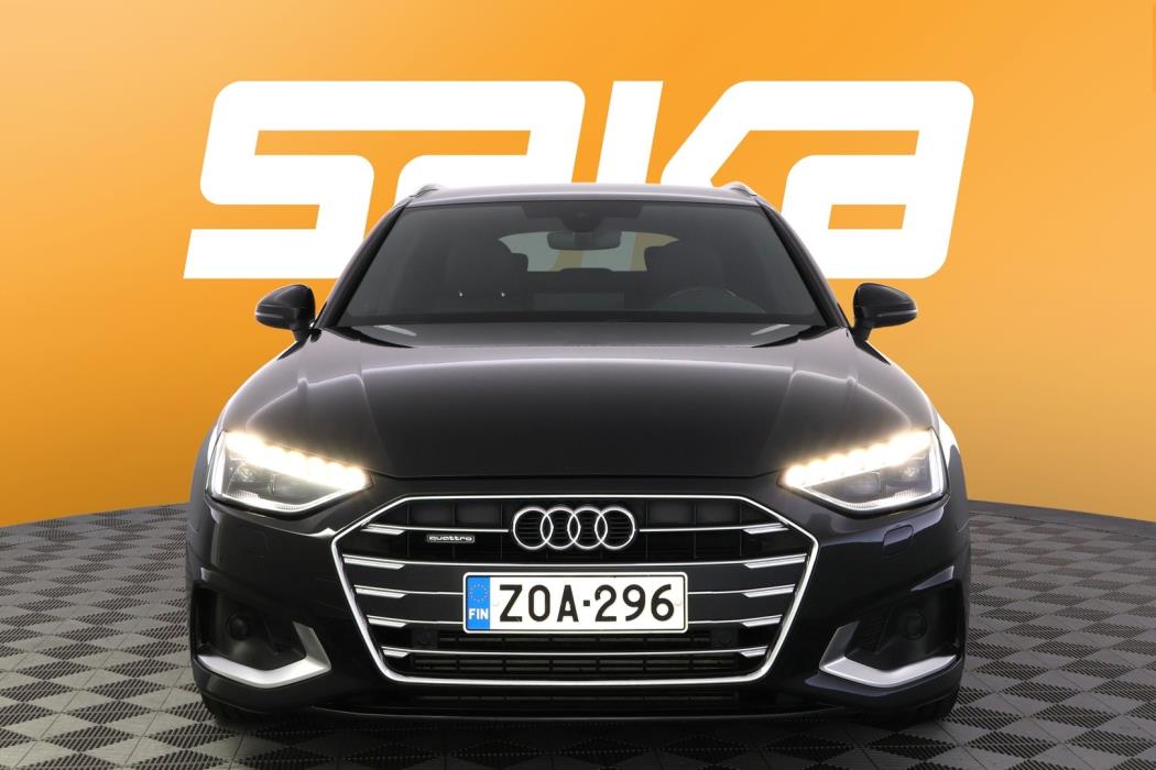 AUDI A4 2022