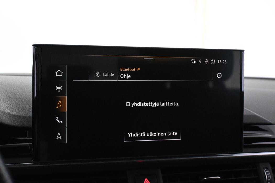 AUDI A4 2022