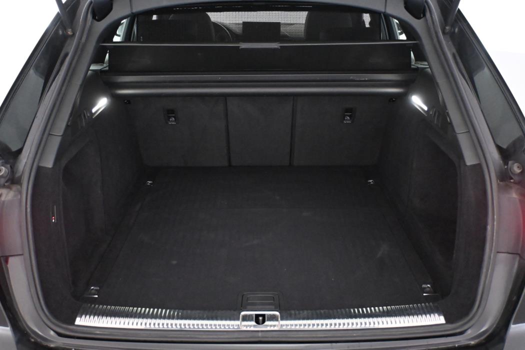 AUDI A4 2022