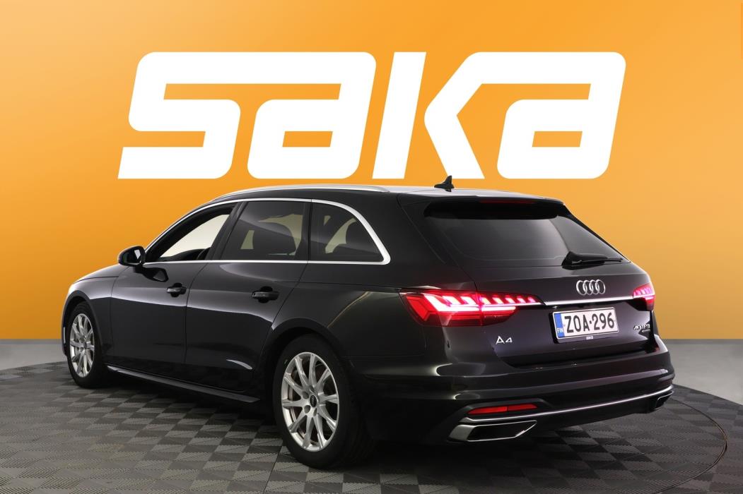 AUDI A4 2022