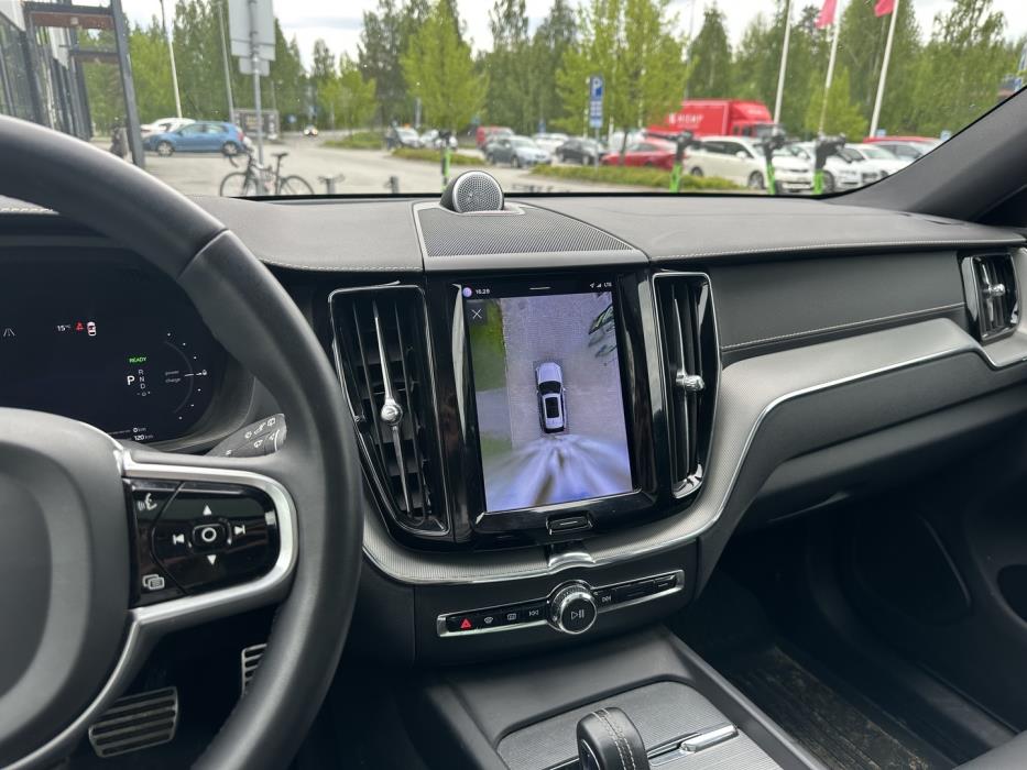 VOLVO XC60 2022