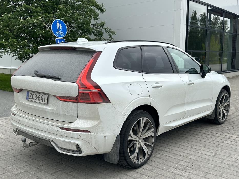 VOLVO XC60 2022