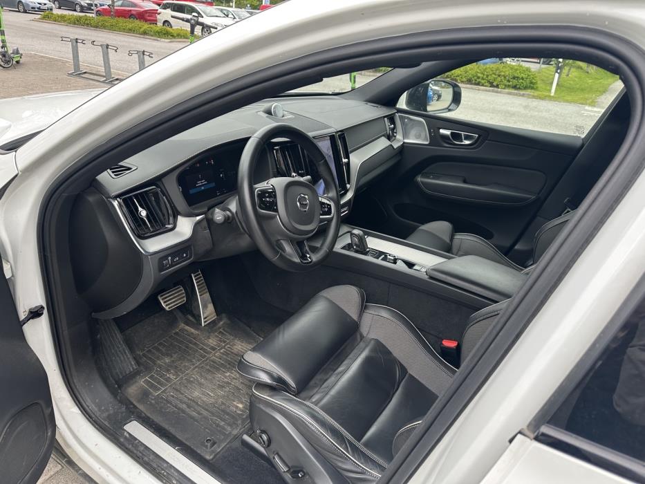 VOLVO XC60 2022