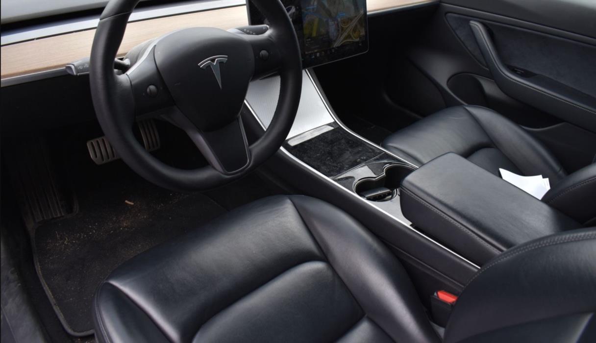 TESLA Model 3 2019