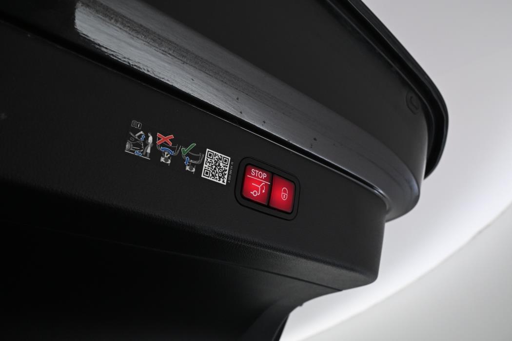 MERCEDES-BENZ EQS 2023