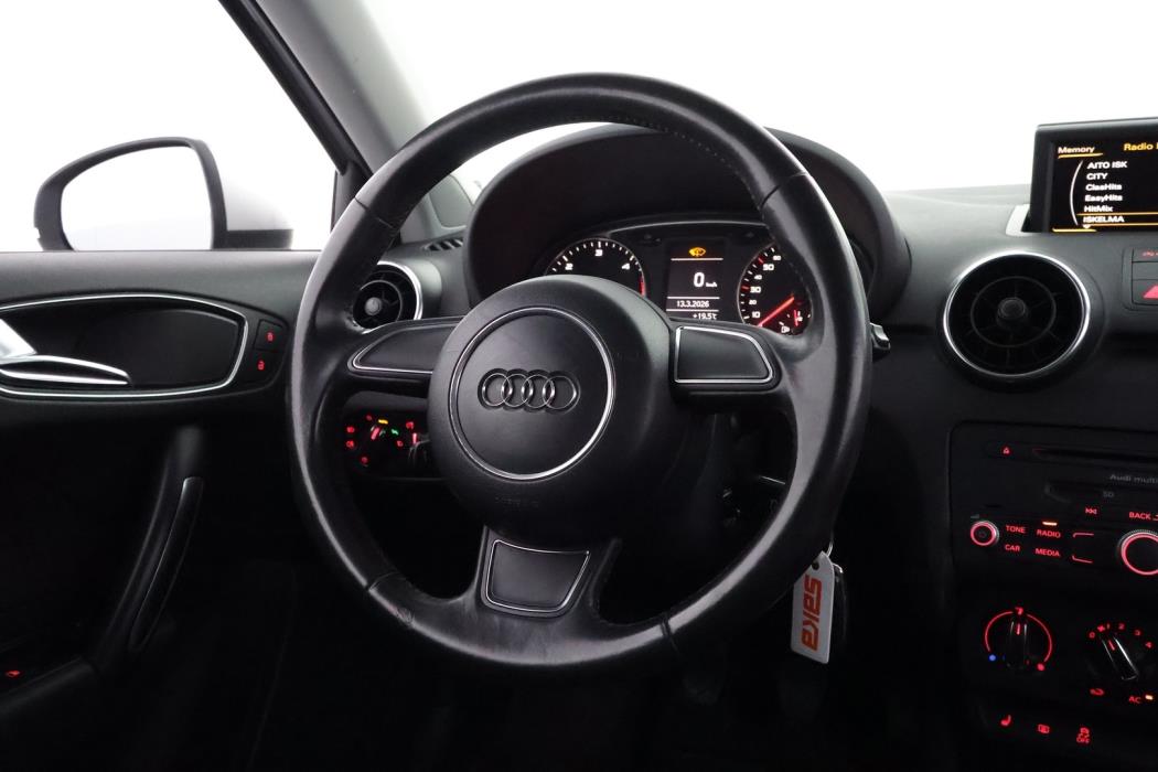 AUDI A1 2011