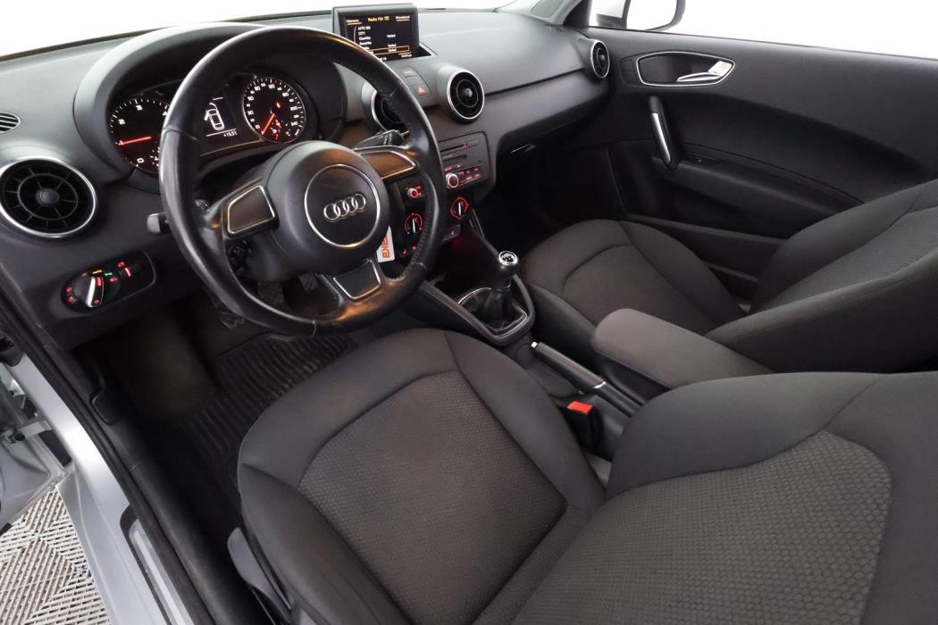AUDI A1 2011