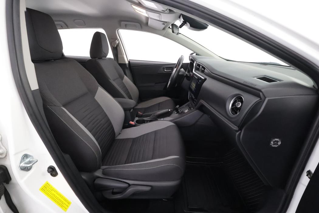 TOYOTA Auris 2017