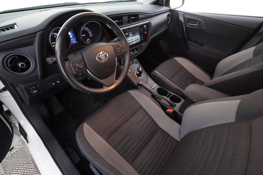 TOYOTA Auris 2017
