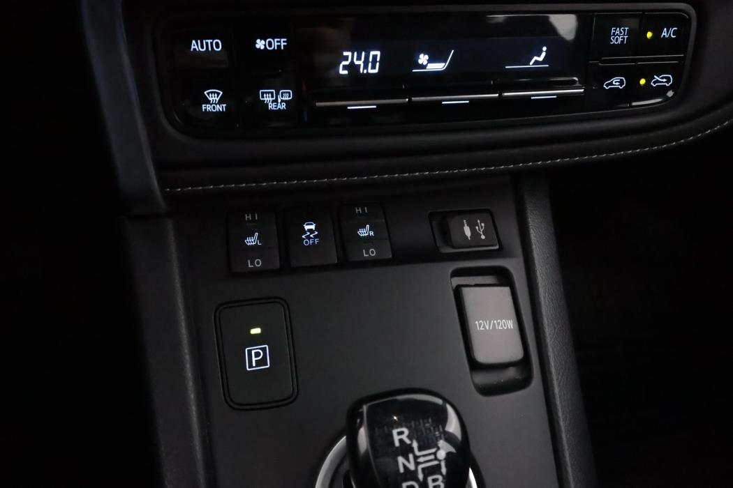 TOYOTA Auris 2017