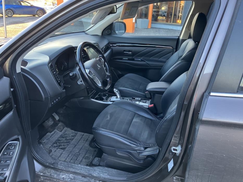 MITSUBISHI OUTLANDER PHEV 2018