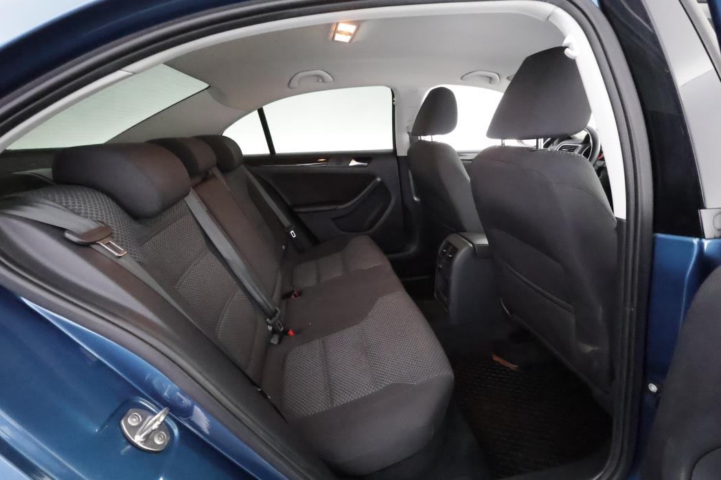 VOLKSWAGEN Jetta 2016