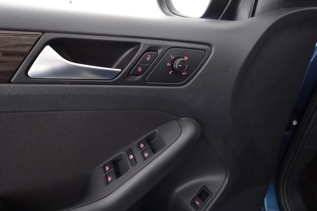 VOLKSWAGEN Jetta 2016