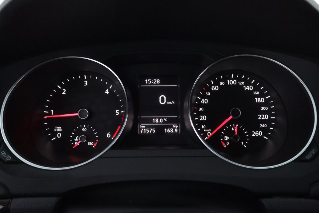 VOLKSWAGEN Jetta 2016