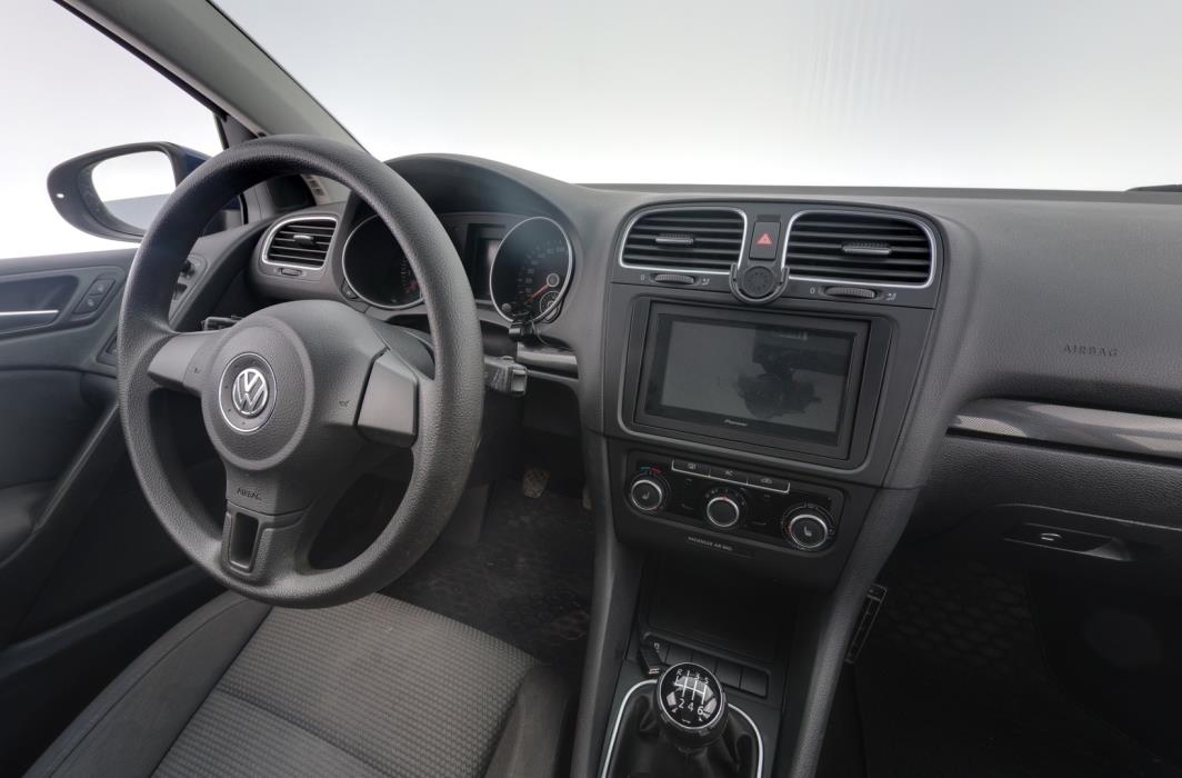 VOLKSWAGEN Golf 2012