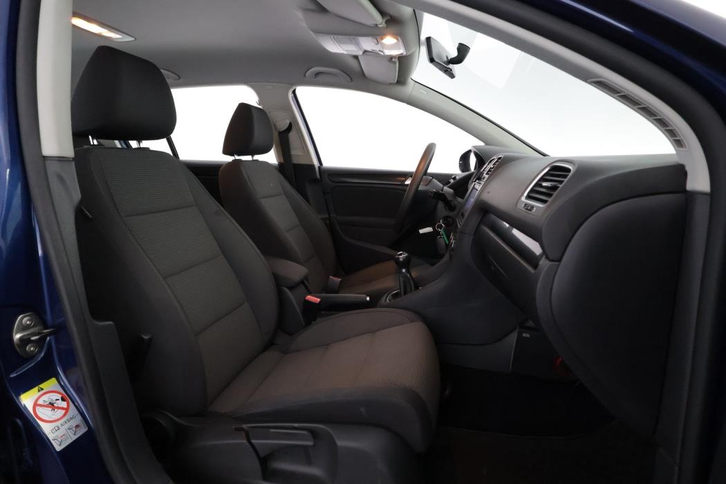 VOLKSWAGEN Golf 2012