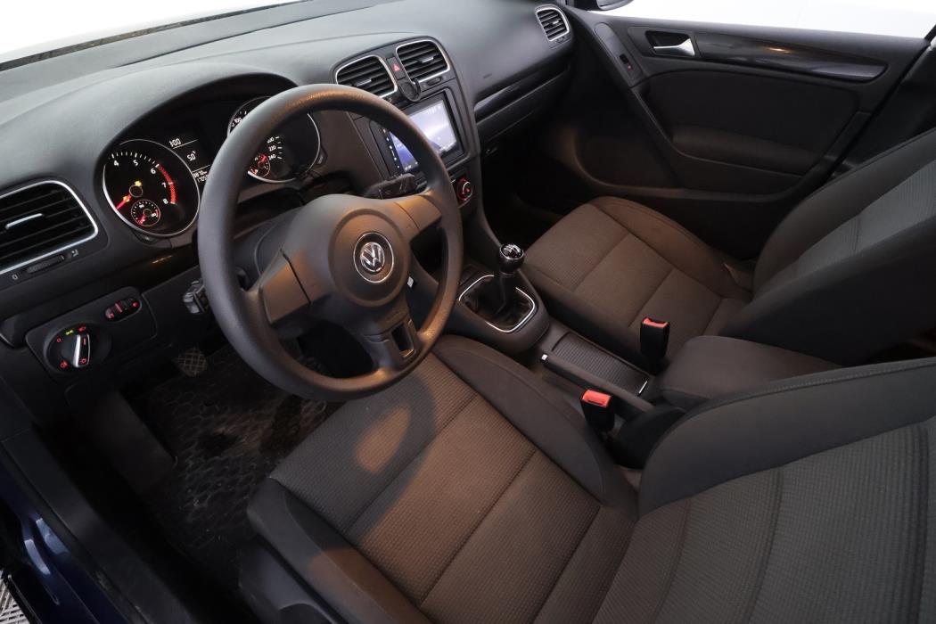 VOLKSWAGEN Golf 2012