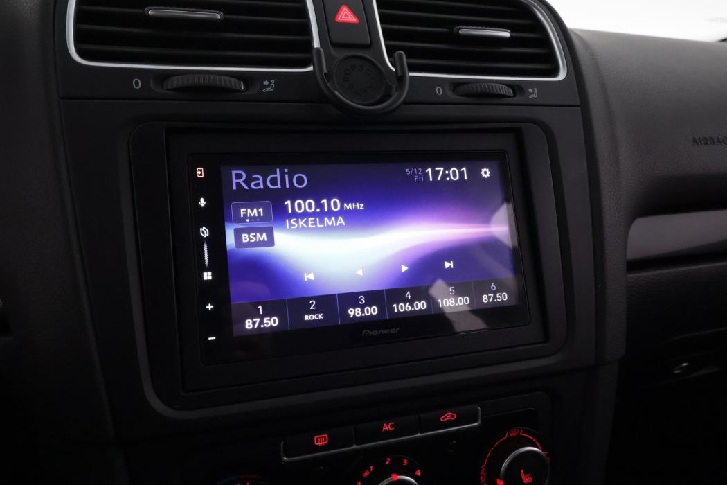 VOLKSWAGEN Golf 2012