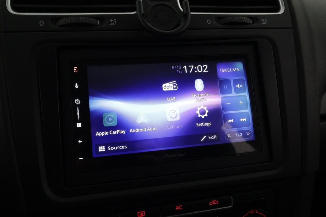 VOLKSWAGEN Golf 2012