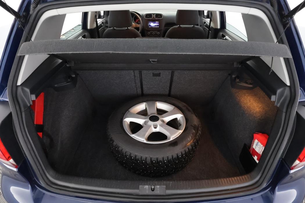 VOLKSWAGEN Golf 2012