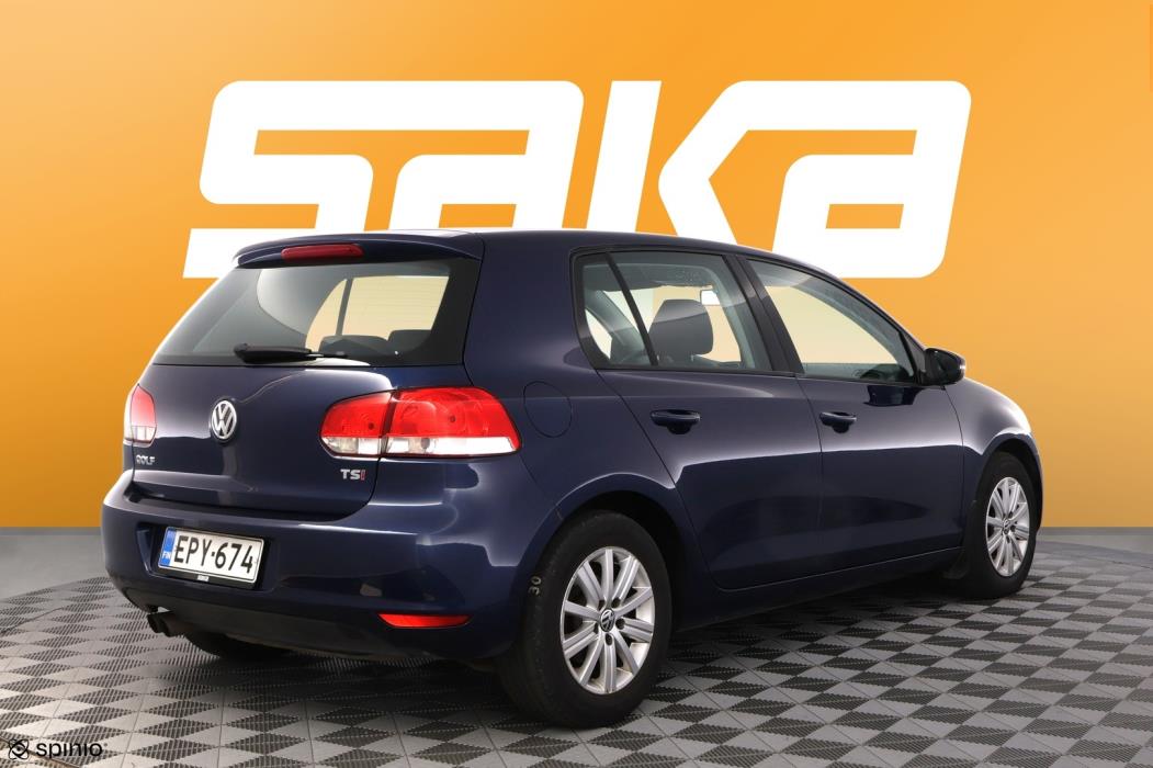 VOLKSWAGEN Golf 2012